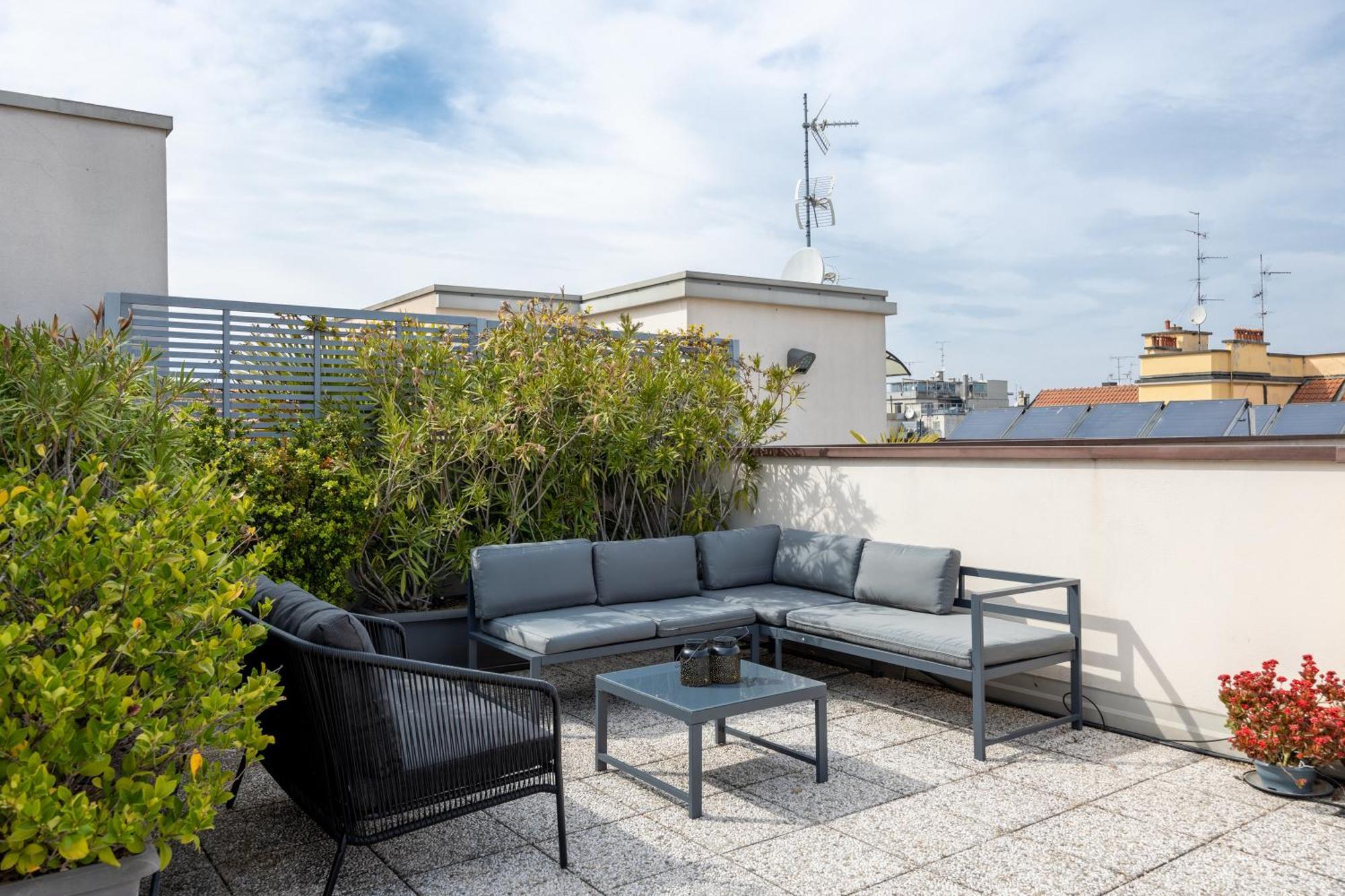 Bocconi'S Nest - Close To Duomo With Terrace Milano Dış mekan fotoğraf